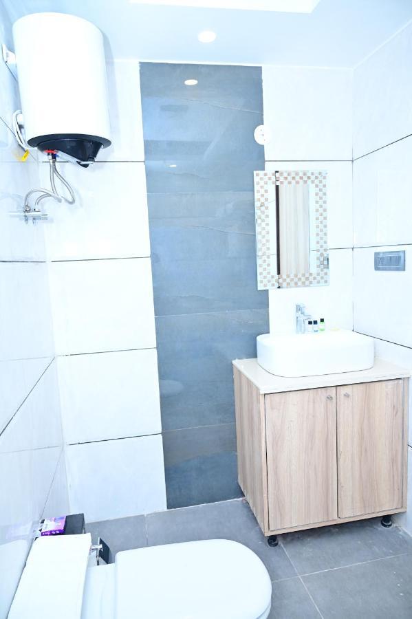 The Dwelling Inn Greater Noida Eksteriør bilde