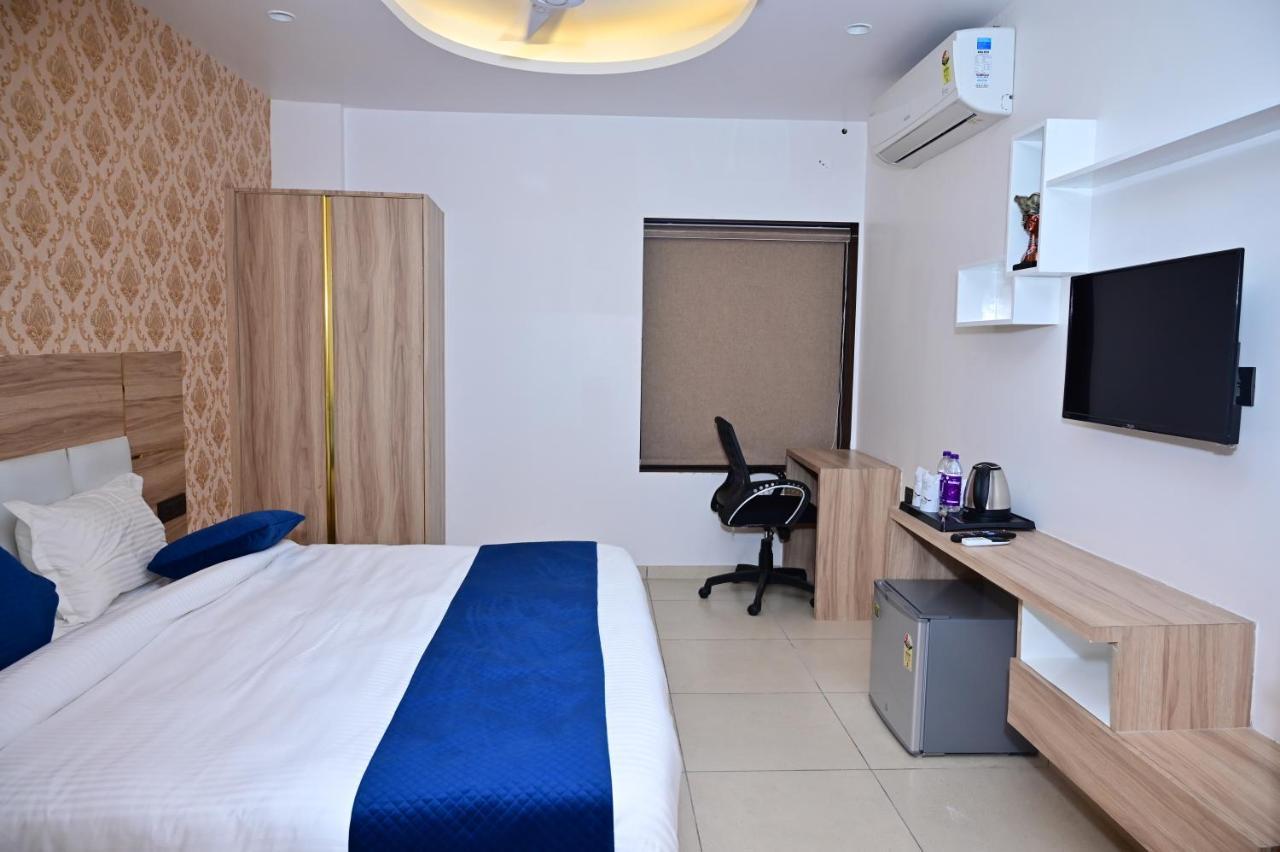 The Dwelling Inn Greater Noida Eksteriør bilde