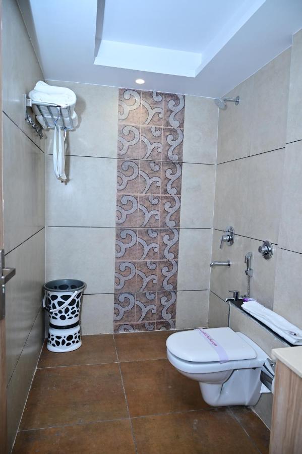 The Dwelling Inn Greater Noida Eksteriør bilde