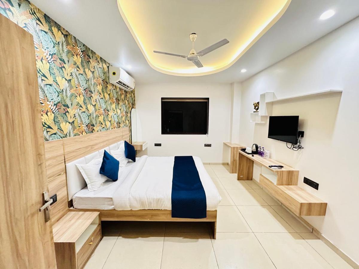 The Dwelling Inn Greater Noida Eksteriør bilde