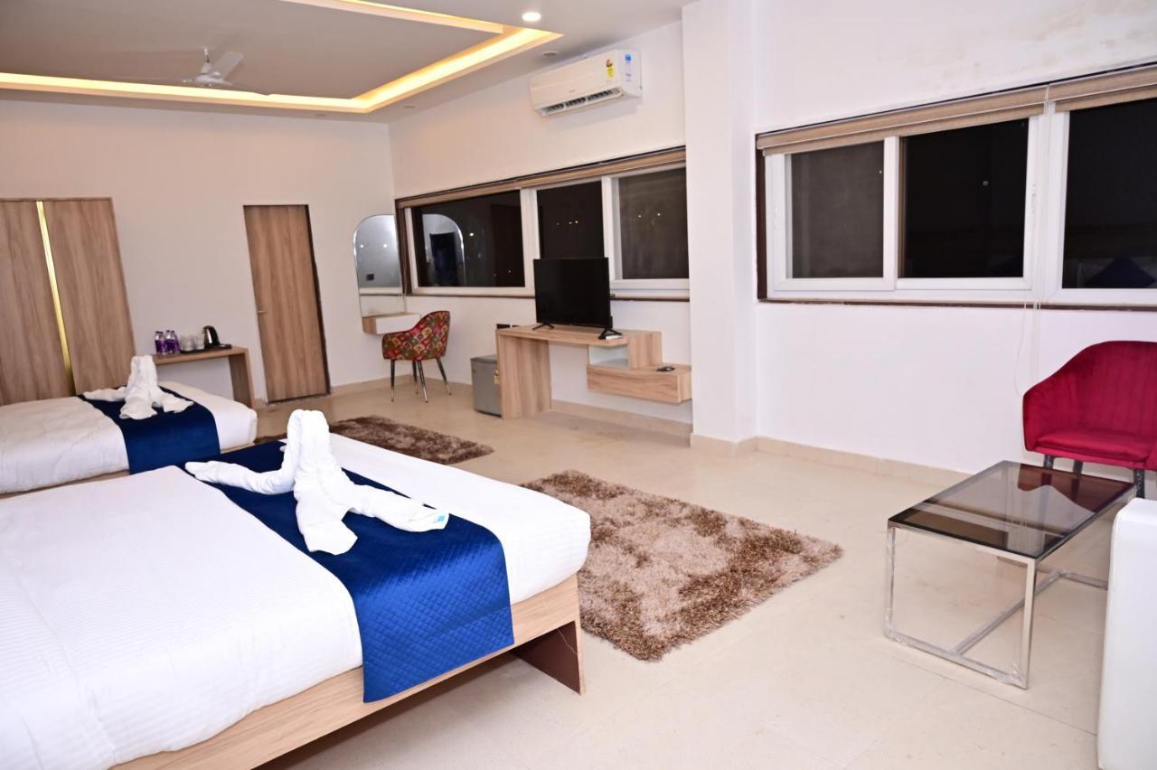 The Dwelling Inn Greater Noida Eksteriør bilde