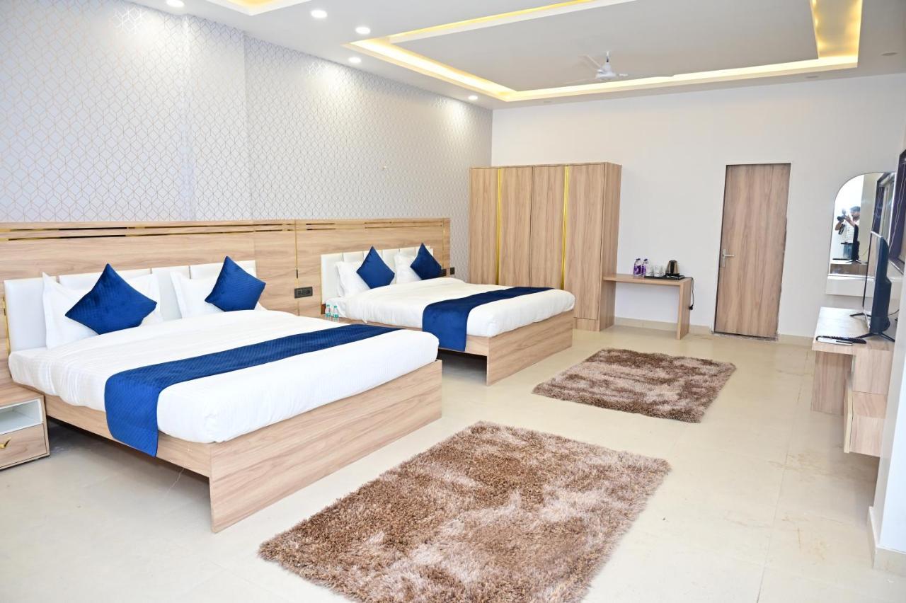The Dwelling Inn Greater Noida Eksteriør bilde