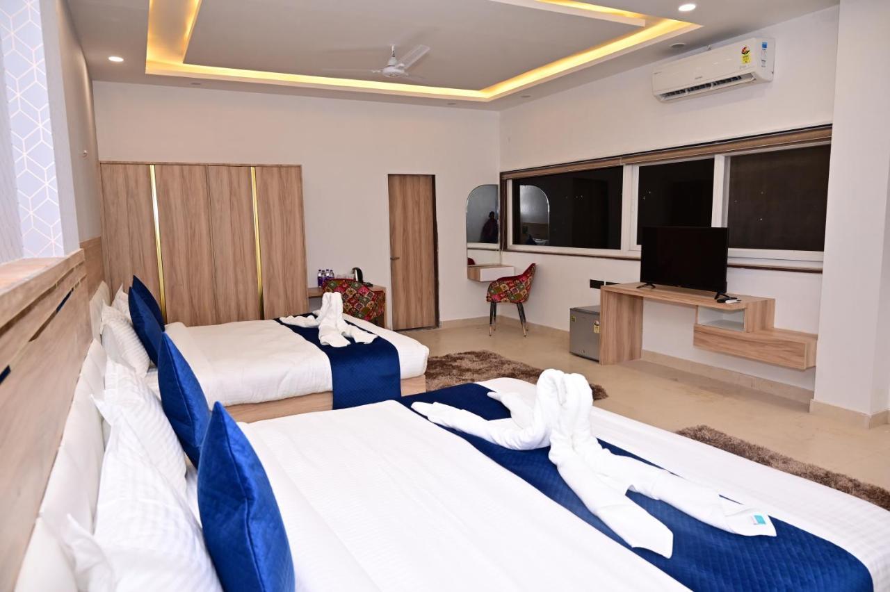 The Dwelling Inn Greater Noida Eksteriør bilde