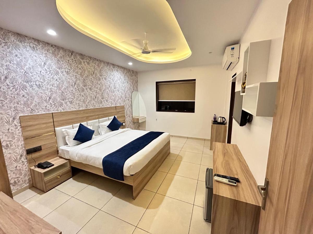 The Dwelling Inn Greater Noida Eksteriør bilde