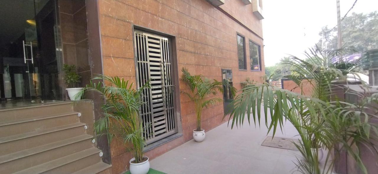 The Dwelling Inn Greater Noida Eksteriør bilde