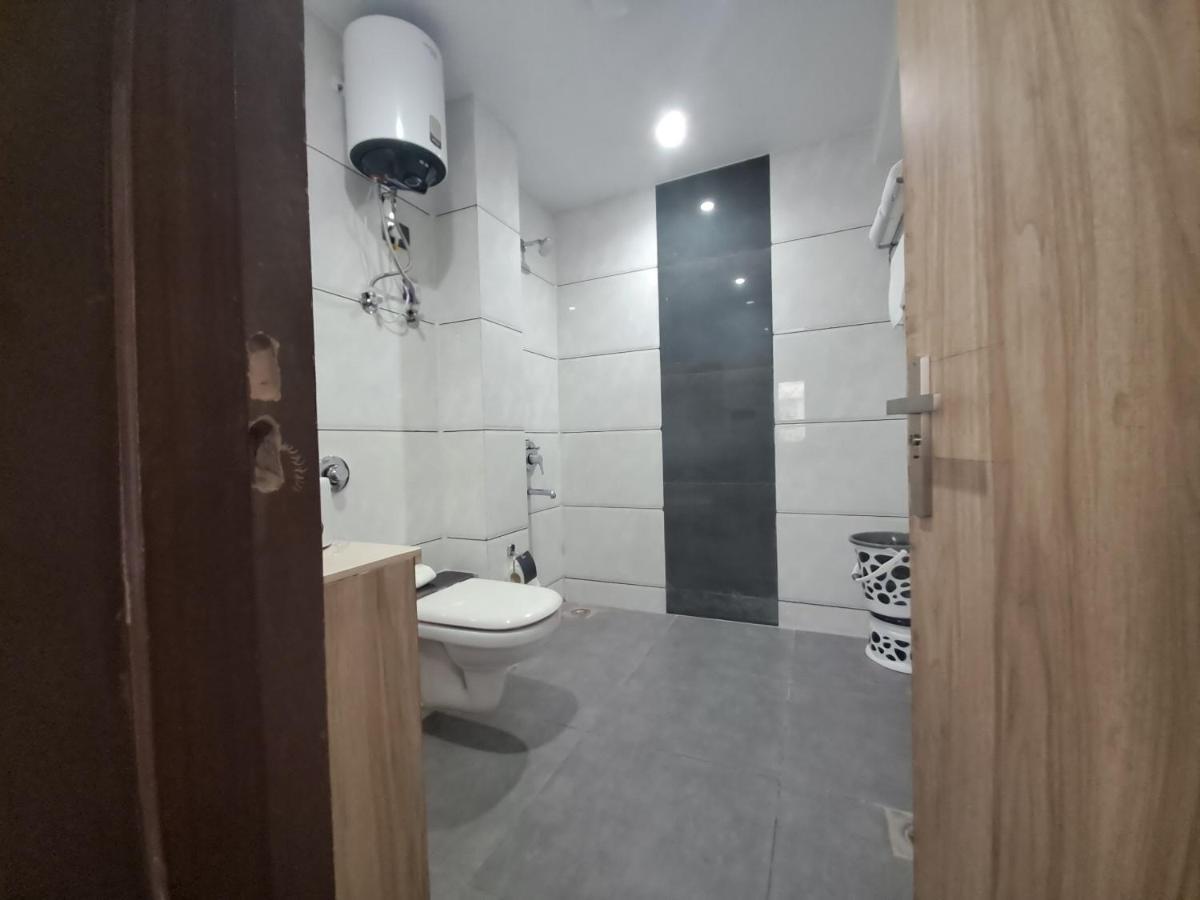 The Dwelling Inn Greater Noida Eksteriør bilde
