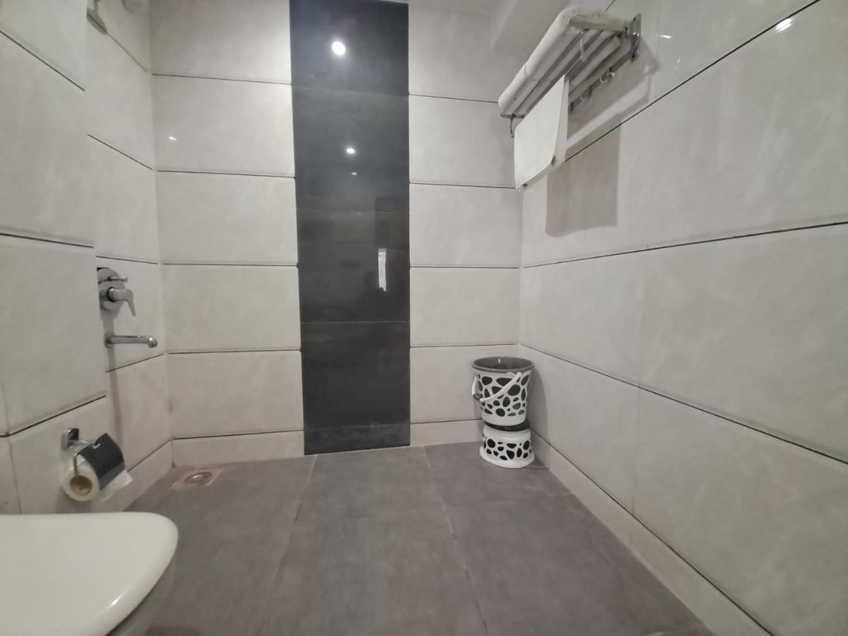 The Dwelling Inn Greater Noida Eksteriør bilde